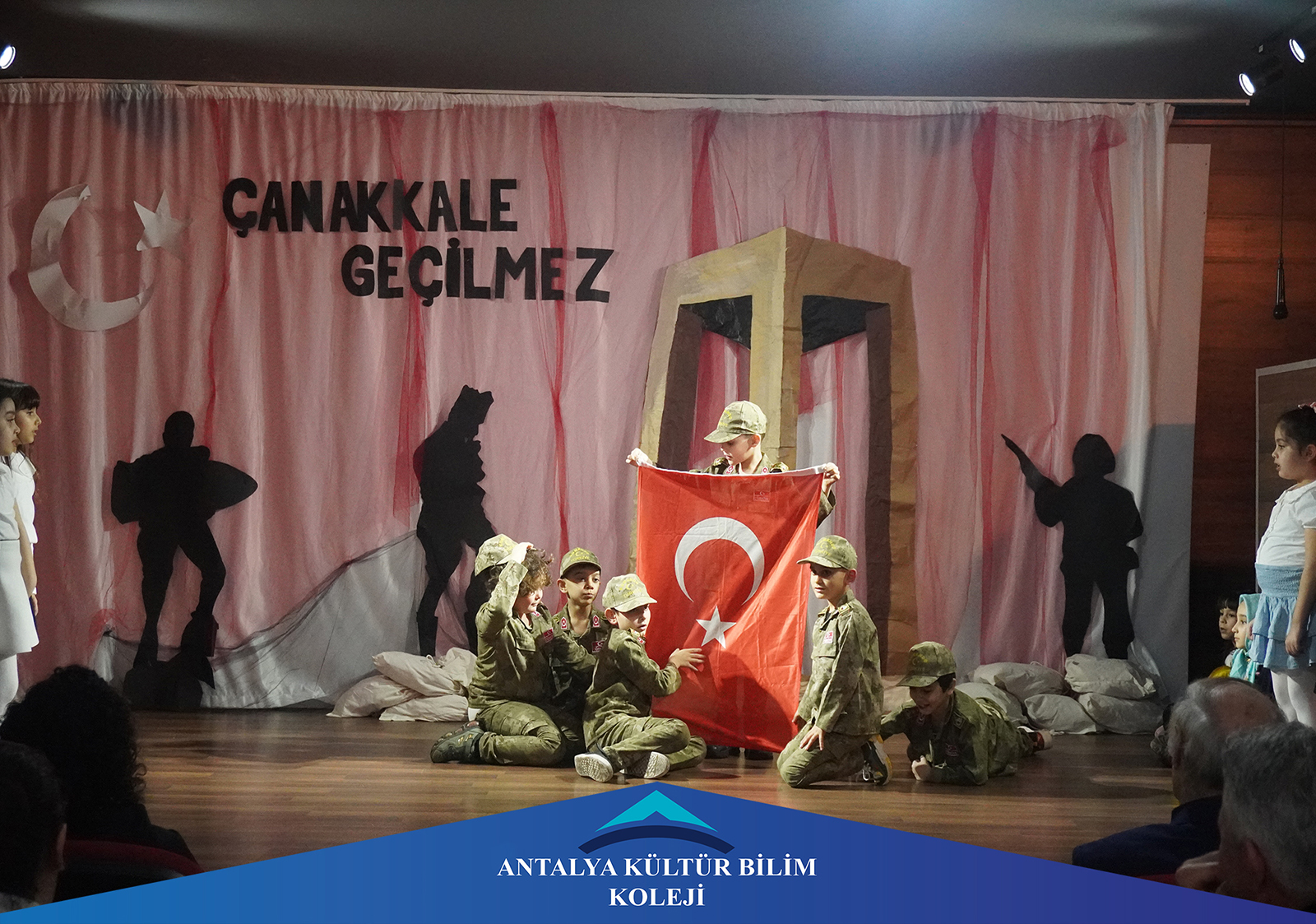 18 Mart Çanakkale Zaferi ve Şehitleri Anma Töreni İlkokul - Ortaokul
